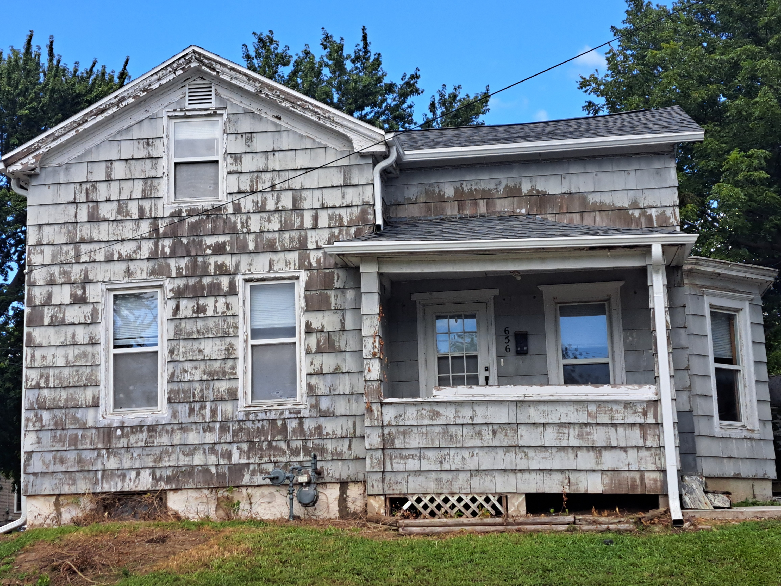 656 West Avon Street
