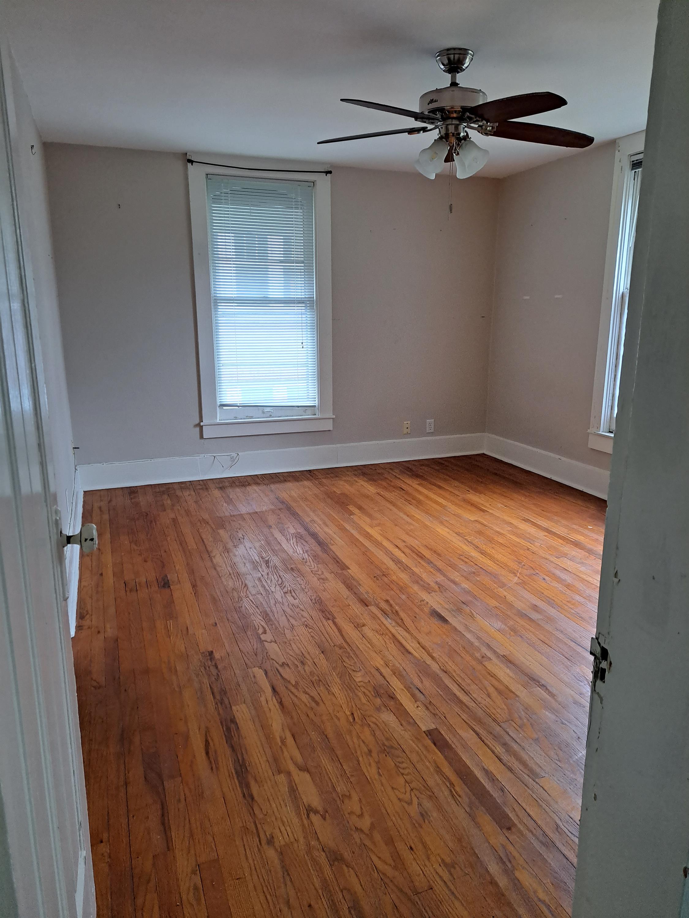 679 W. Stephenson Upper apt