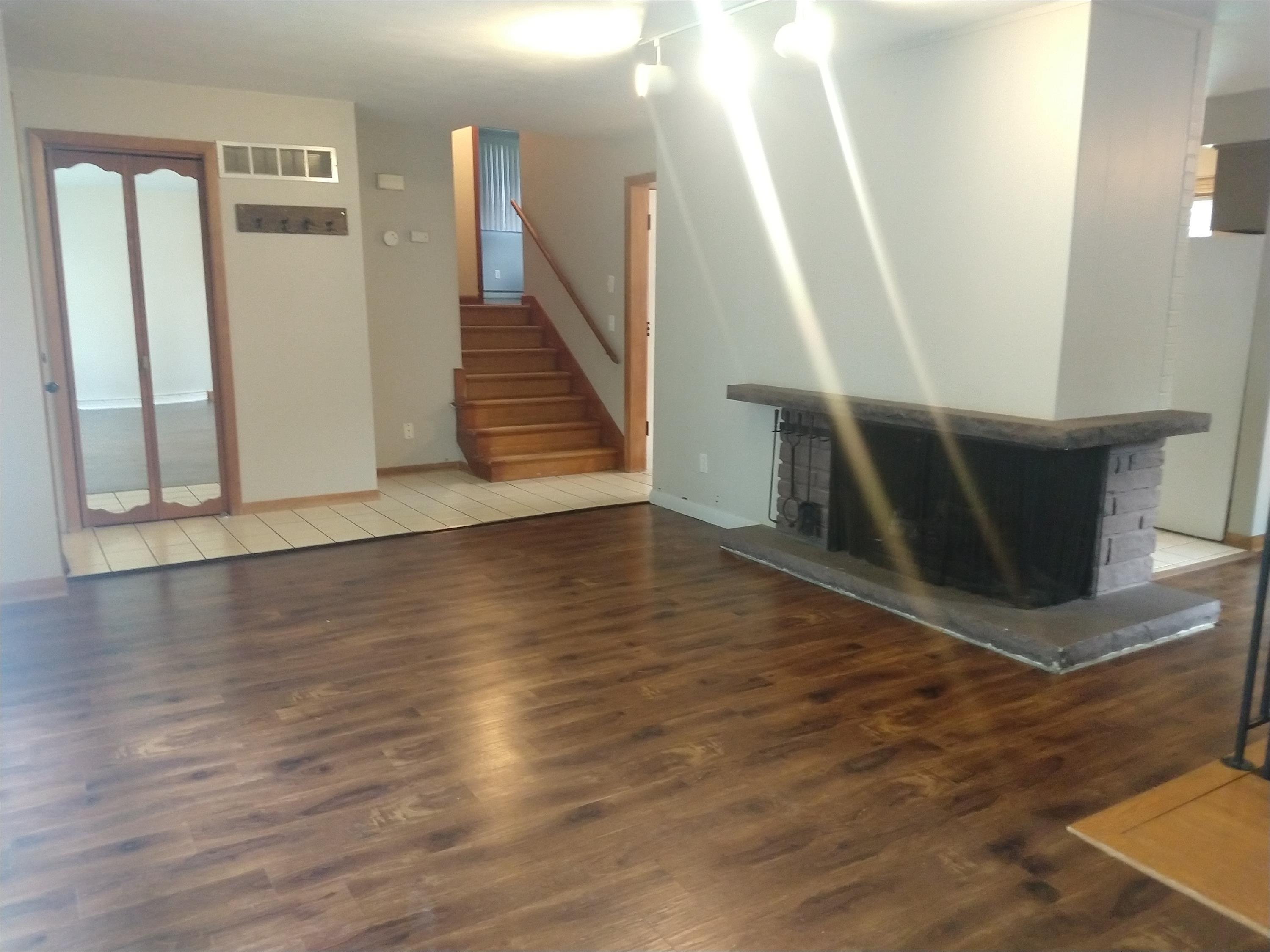 527 W. Dewey